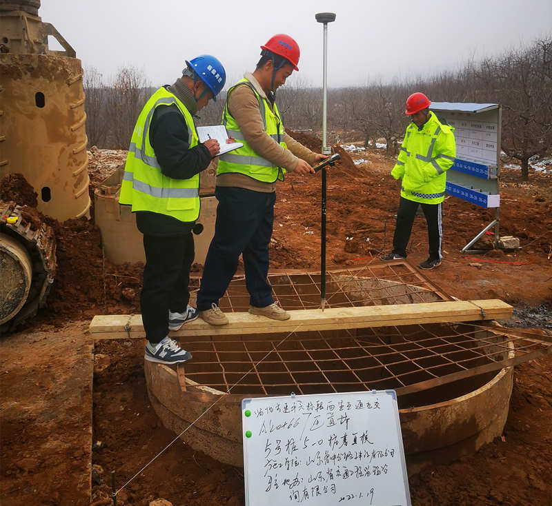 平凡崗位  默默堅(jiān)守?千錘百煉  終成鋼 ——記臨臨高速六標(biāo)測(cè)量隊(duì)長工匠精神先進(jìn)事跡