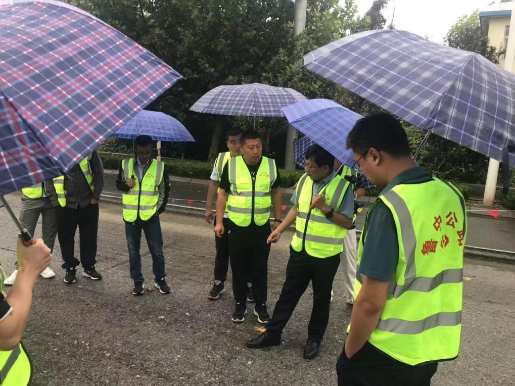 挖潛增效保進(jìn)度，客觀實(shí)際定目標(biāo)——項(xiàng)目策劃專家組對高淄路中修項(xiàng)目實(shí)地調(diào)研