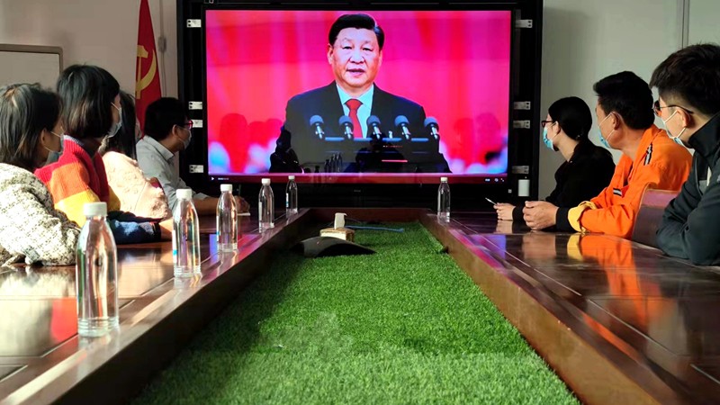 市政工程公司支部委員會(huì)組織市政工程公司員工共同收看學(xué)習(xí)二十大相關(guān)報(bào)道