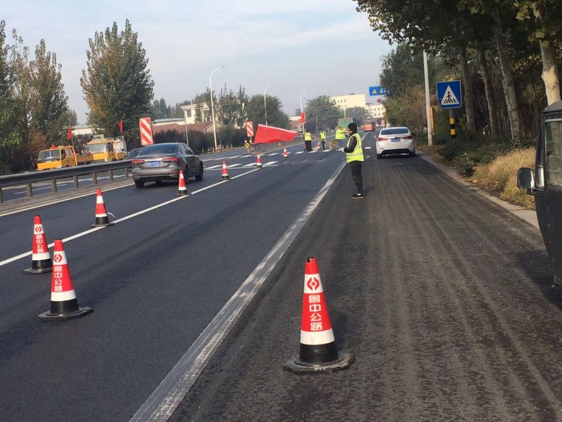 公司“快、硬、穩(wěn)”多點(diǎn)發(fā)力抓實(shí)安全責(zé)任，護(hù)航高淄路圓滿收官