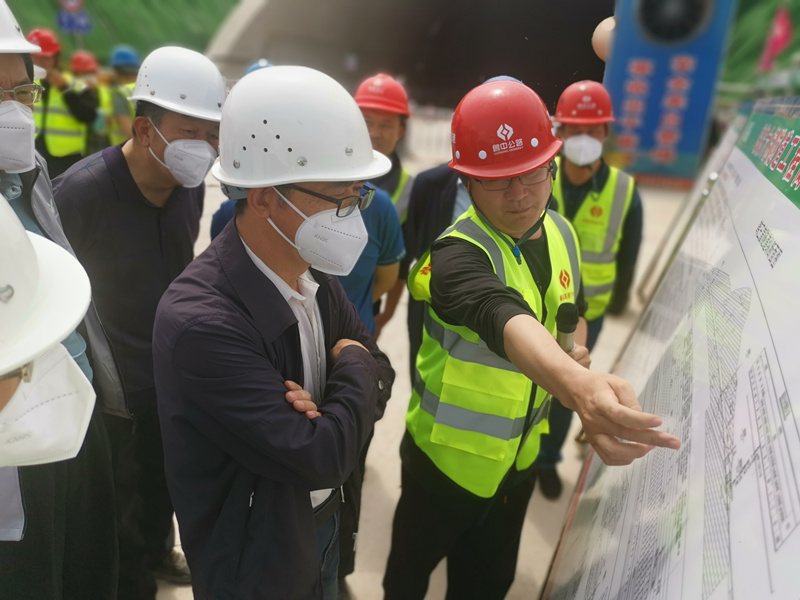 省交通運(yùn)輸廳對(duì)臨臨項(xiàng)目進(jìn)行隧道工程專項(xiàng)檢查