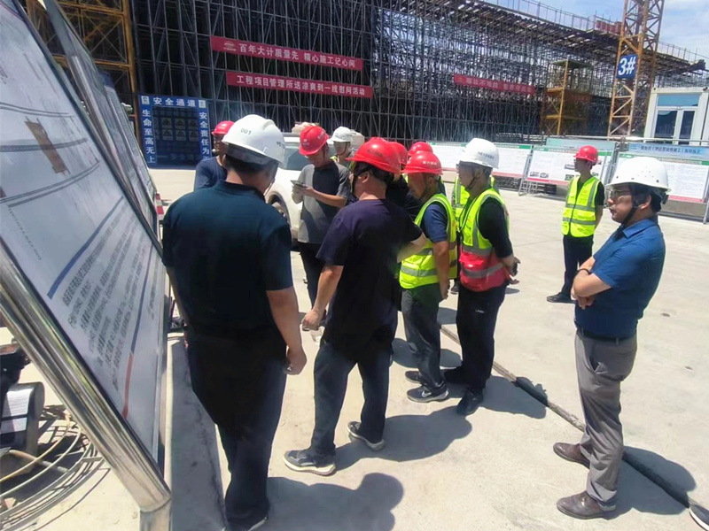公司總部領(lǐng)導(dǎo)調(diào)研臨臨高速施工一線(xiàn)并召開(kāi)工作座談會(huì)