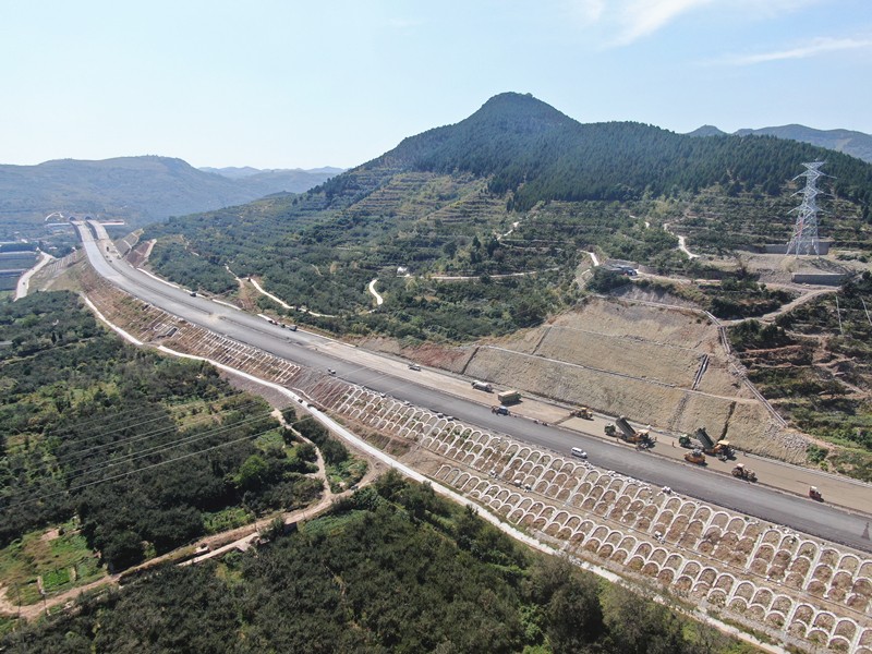 3、韓王崮隧道進口、基層施工、邊坡防護_副本