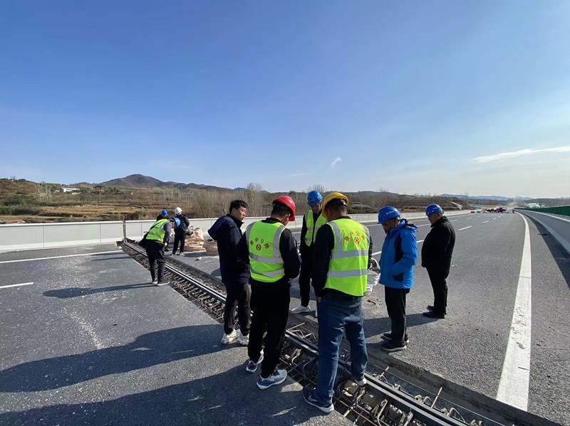 2-2、施工前，項(xiàng)目辦組織去其他標(biāo)段參觀學(xué)習(xí)_副本