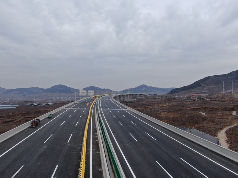 魯中公路臨臨項目施工六合同在山東高速集團2023年度“強國示范”勞動競賽中獲多項表彰