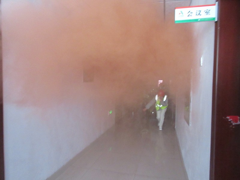 發(fā)生火災(zāi)后，紀(jì)健組織人員、有序正確逃生_副本