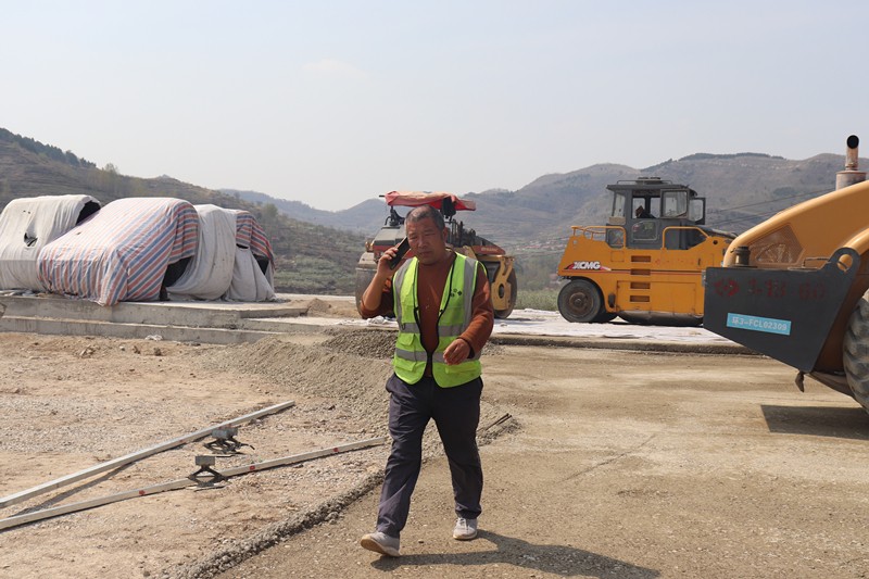 機務科長丁修濤電話溝通工作事宜_副本