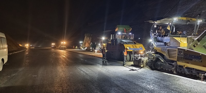 打贏西里互通匝道圈施工攻堅(jiān)戰(zhàn)