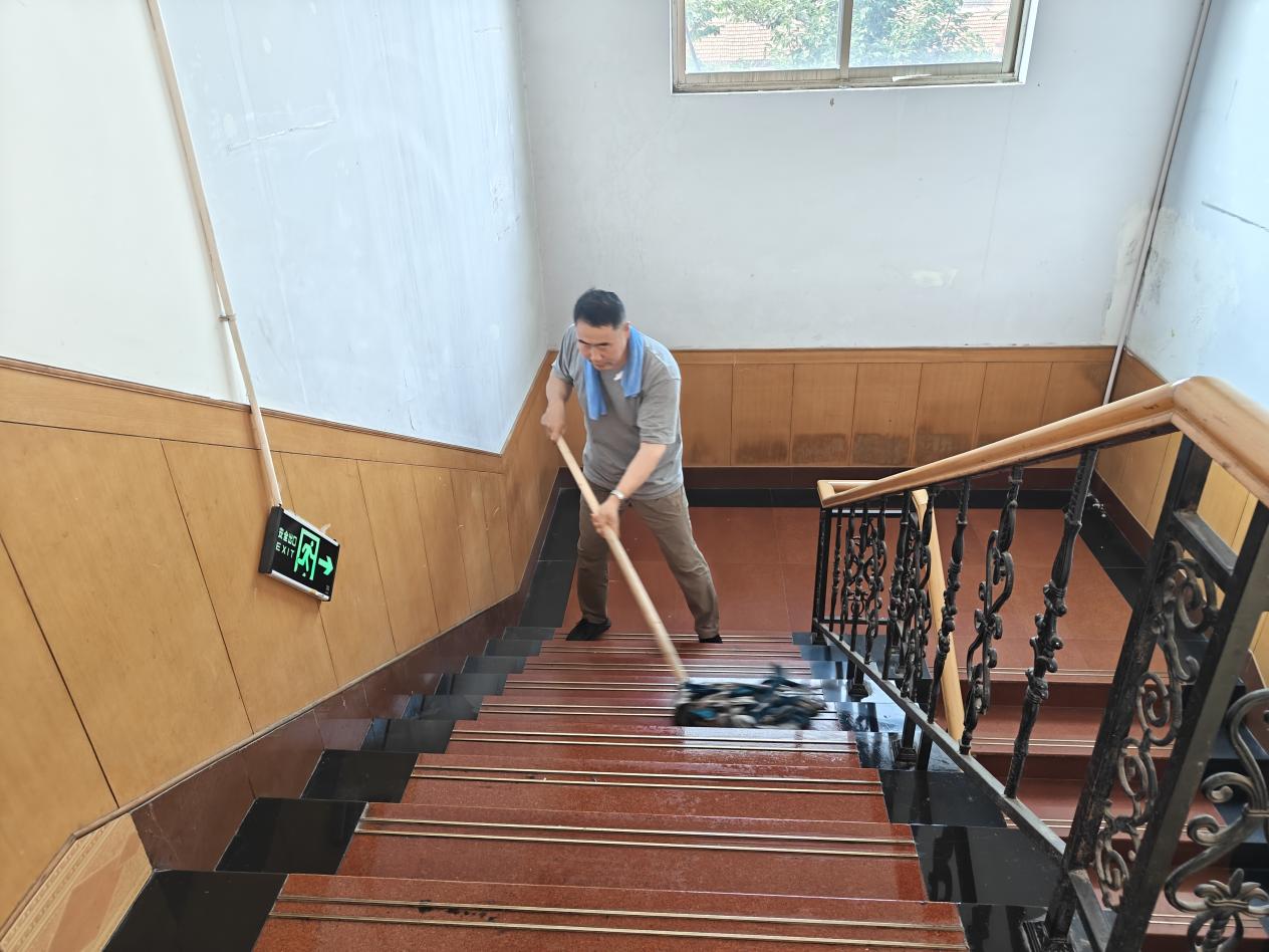 養(yǎng)成良好衛(wèi)生習(xí)慣，共創(chuàng)美好工地環(huán)境