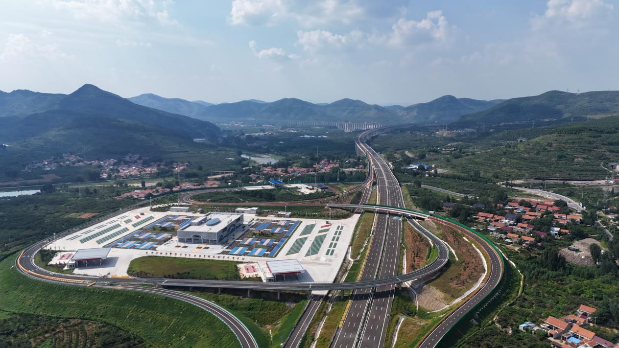 家鄉(xiāng)的高速