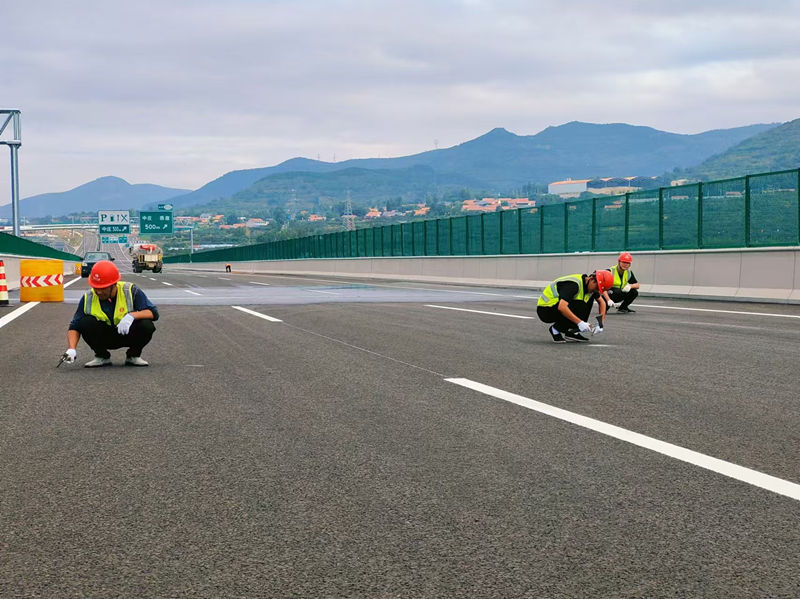 全線徒步（從北到南）路面附著物清理—周仕濤、鄭浩楠、趙嘉澍_副本