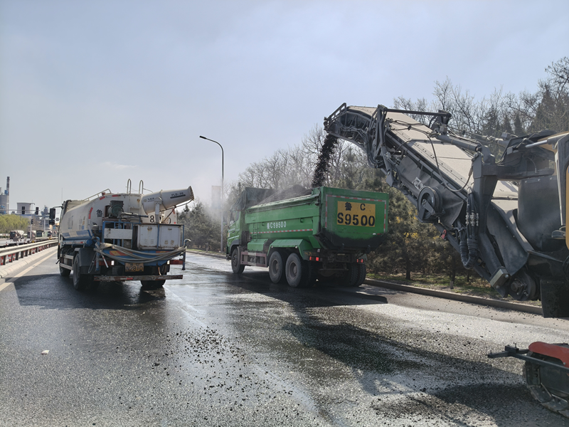 【一提三?！刻豳|(zhì)增效，S102項(xiàng)目解難題出實(shí)招見(jiàn)實(shí)效