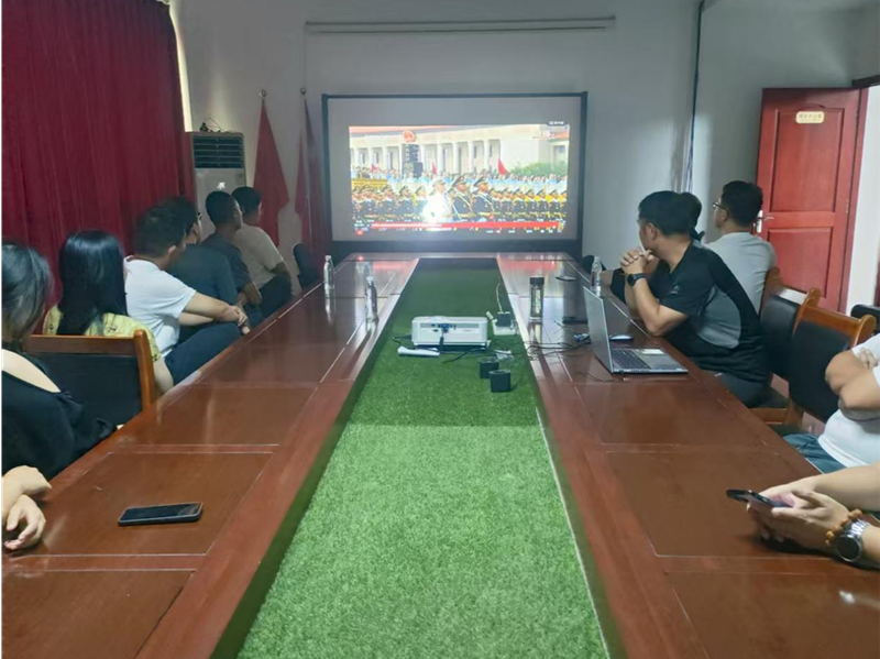 市政工程公司組織觀看“中國人民抗日戰(zhàn)爭暨世界反法西斯戰(zhàn)爭勝利80周年大會”直播