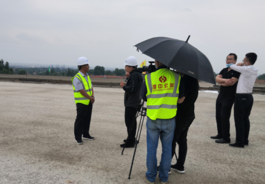 齊魯交通發(fā)展集團(tuán)電視臺(tái)來我標(biāo)段進(jìn)行采訪