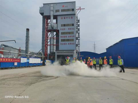 第二工程公司第二項目部組織消防應(yīng)急演練