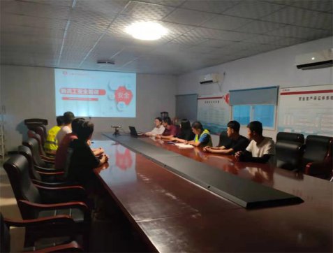 第二工程公司第二項目部組織新員工安全培訓(xùn)