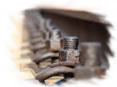 再接再厲，做財(cái)務(wù)部的的螺絲釘