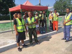 市政分公司七月份酷暑高溫送清涼確保安全生產(chǎn)