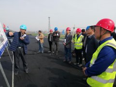 G2項(xiàng)目總監(jiān)辦帶隊(duì)到我部施工現(xiàn)場參加路床水泥土觀摩會(huì)