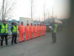 班前會小，事大