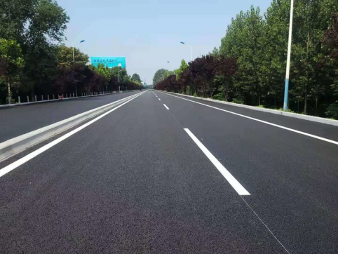 【抓作風(fēng) 創(chuàng)效益】G341膠海線項目全線率先完成路面施工任務(wù)