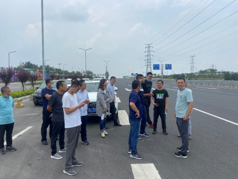 【抓作風(fēng) 創(chuàng)效益】魯山大道―魯泰大道互通立交橋工程、魯山大道拓寬改造工程順利通過交工驗收