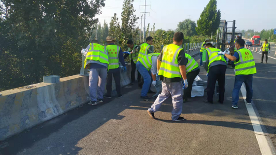 【抓作風(fēng) 創(chuàng)效益】中秋里的爭分奪秒——交安工程公司中秋工作紀(jì)實