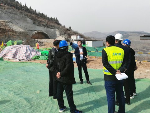 【臨臨風(fēng)采】淄博市縣交通公路領(lǐng)導(dǎo)來臨臨六標(biāo)督察空氣質(zhì)量保障工作