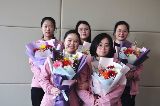 魅力女神，精彩綻放