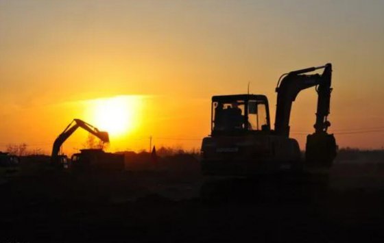 努力拼搏，不負(fù)韶華